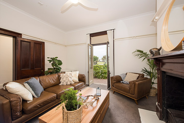 unit_loungeroom_accommodation_mudgee_stay_cbd_peppertree_terraces